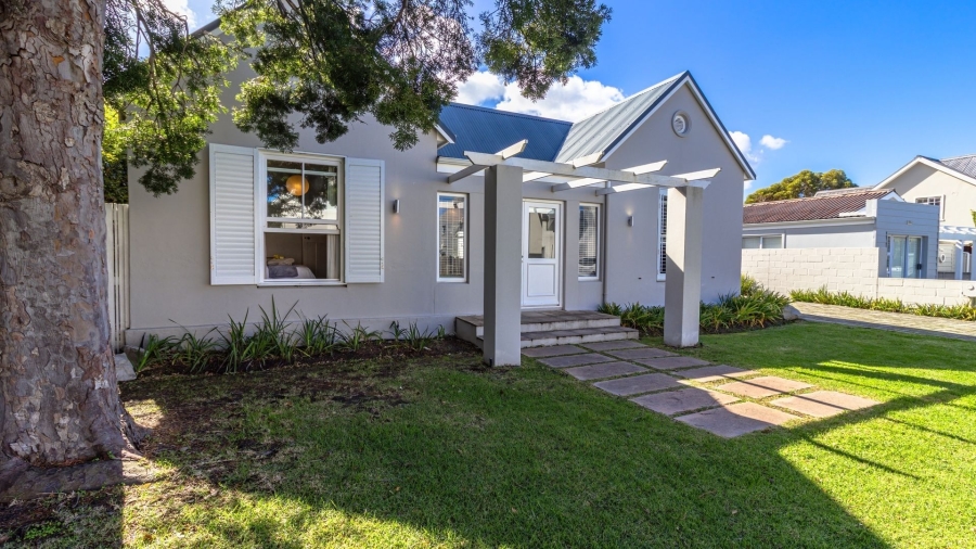 To Let 5 Bedroom Property for Rent in Onrus Western Cape